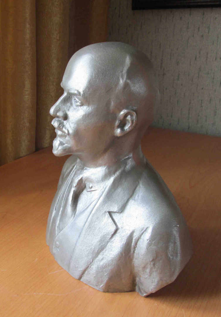 Бюст В. И. Ленина, силумин, автор А. Мурзин 1983  21 см.. Состояние отличное.. Картинка 3
